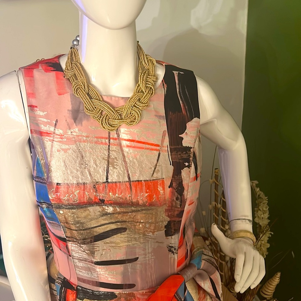 Elegant Multicolor Dress with Red Accents - Picture 8 of 11